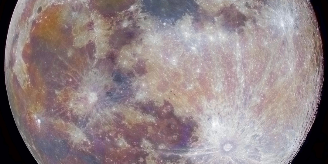 Настоящий цвет Луны: почему она вовсе не белая?