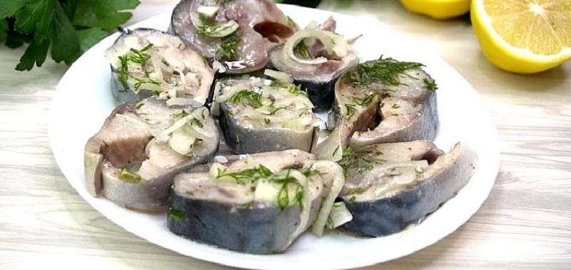 Солёная скумбрия по особому рецепту Крайнего Севера: настоящая рыбная закуска