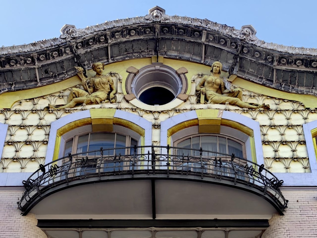 История одного из самых изящных московских особняков, где когда-то жил сам поэт Жуковский, а потом и его автор – гениальный архитектор Кекушев.