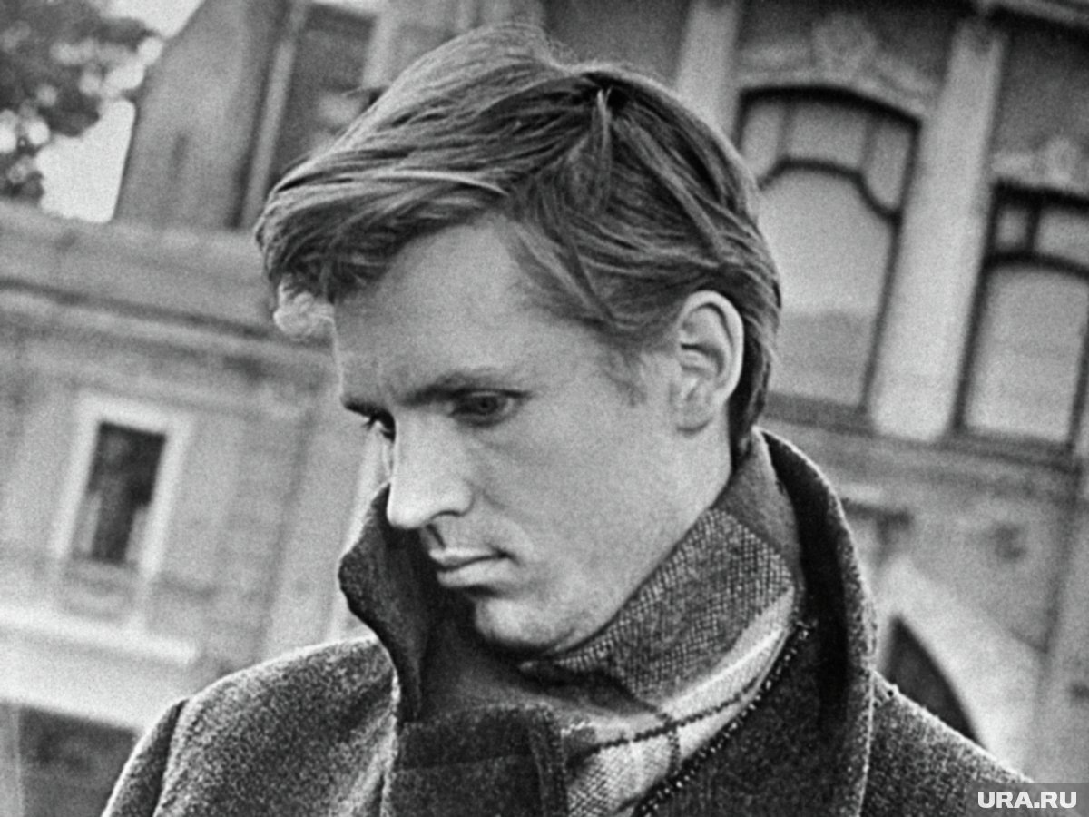    Станислав Любшин с юности мечтал покорить сцену