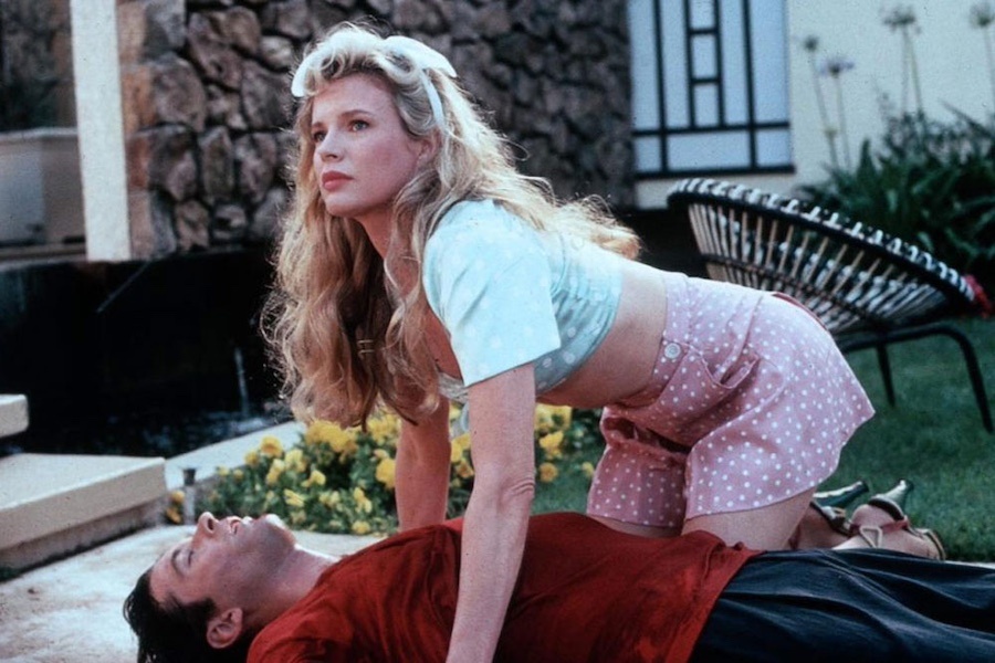 Ким Бейсингер и Алек Болдуин. Кадр из фильма «Привычка жениться»