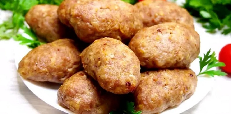 Сочные котлеты без хлопот: как приготовить идеальный домашний ужин в духовке