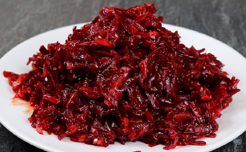 Свекольный салат с огурцами и фасолью: удивительное сочетание без привычной заправки