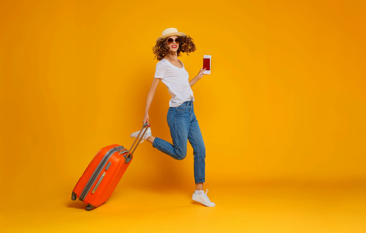 Забудьте про магнитики и соломенные шляпы. Делимся списком топовой косметики, аптечных находок и кофе, которые окупят ваш перелет.