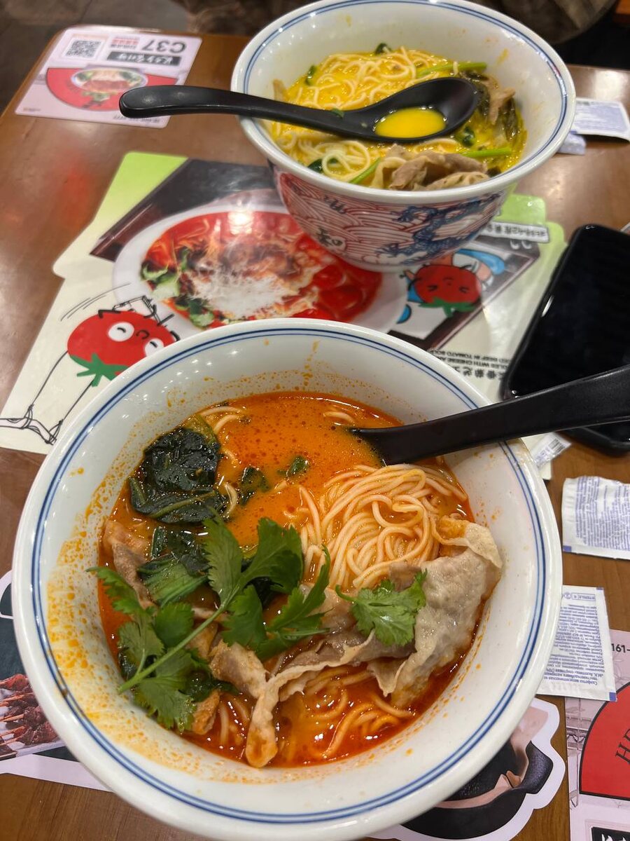 Лапша на кислом бульоне в аутлете Wangou в Гуанчжоу. Hefu Dry Noodle (Guangzhou Wanguo Plaza Branch)
