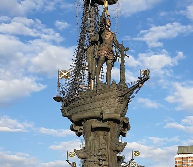 Скандальный гений, чьи монументы потрясали мир: жизнь и творчество Зураба Церетели