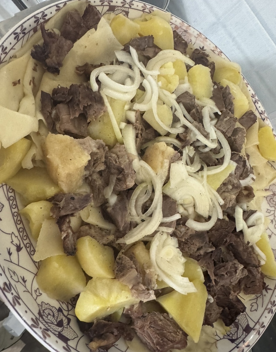 Бежбармак очень люблю, но с конины он получается вкуснее. 