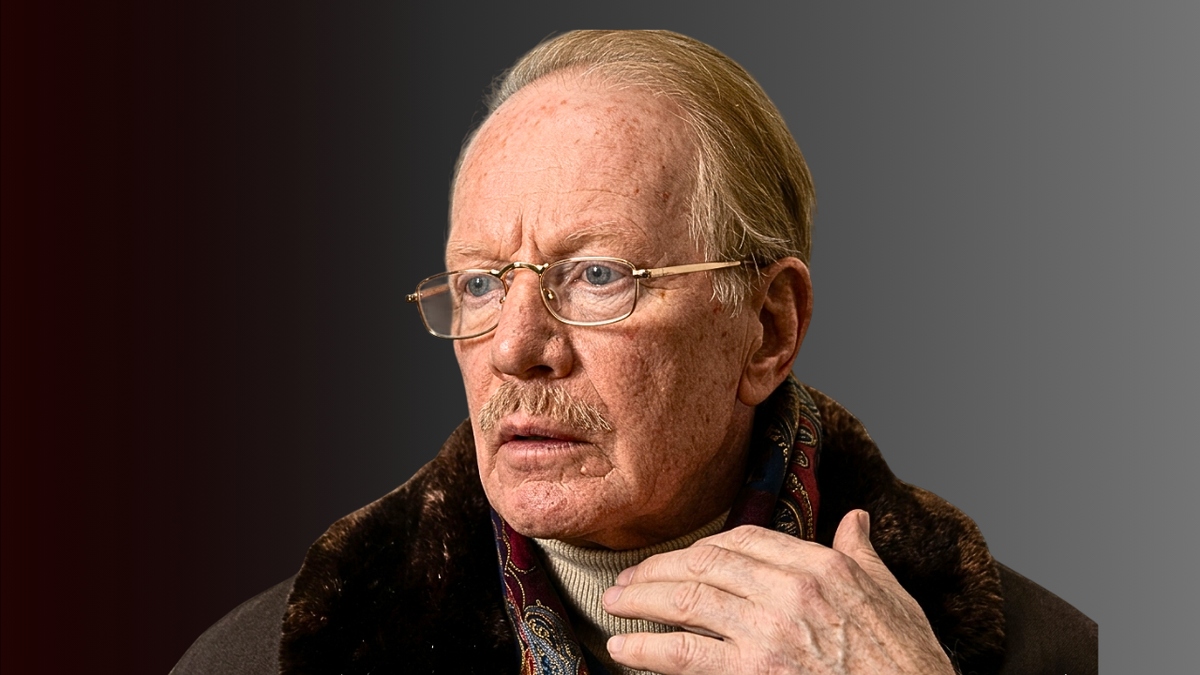 Почему Альберт Филозов стал чужим в своей семье? 