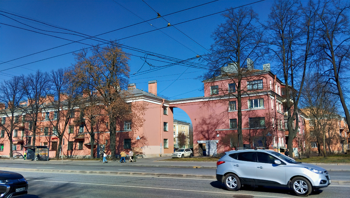 Тракторная улица, проспект Стачек
