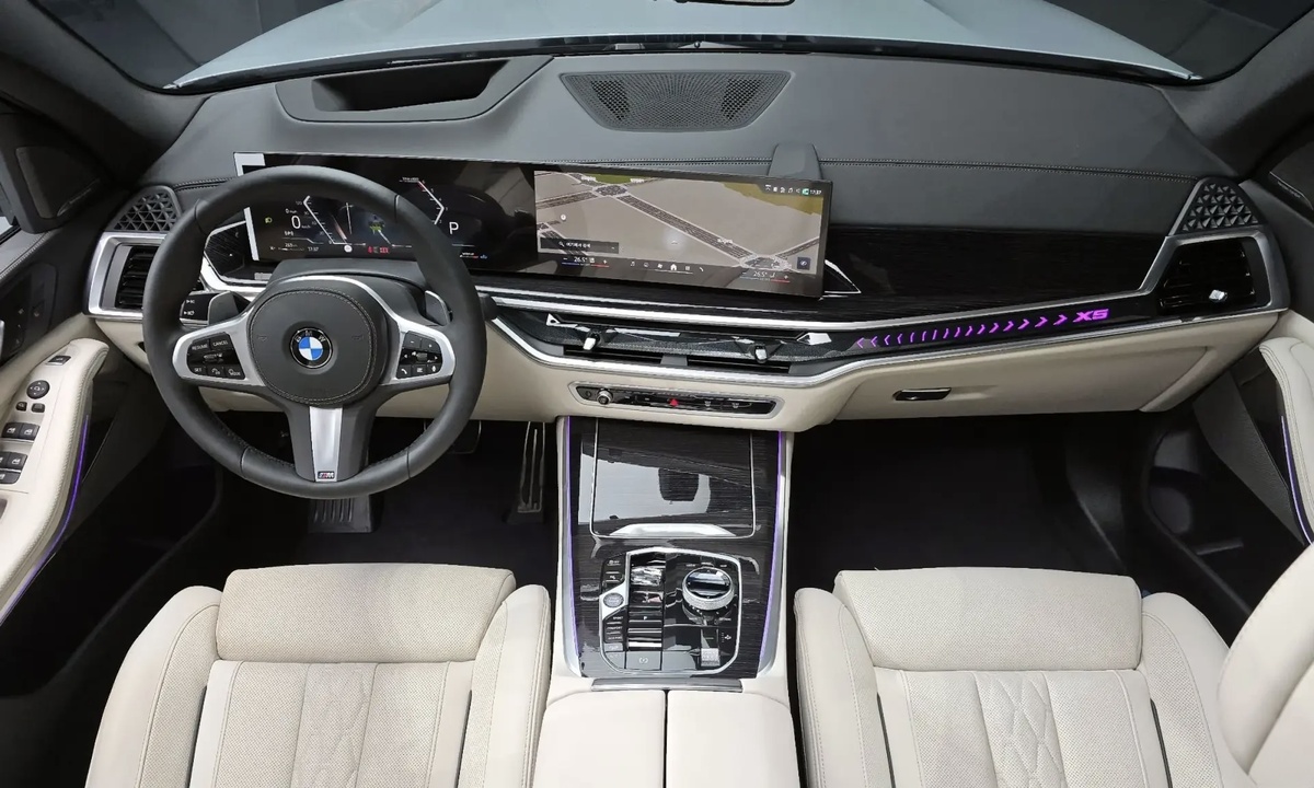 Салон BMW X5 2025