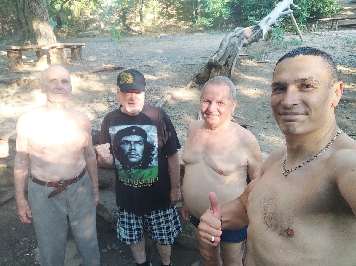 В августе 2025. Слева направо: Николай Викторович, Владимир Александрович, Иван Николаевич и Сергей Сергеевич 😎. 
