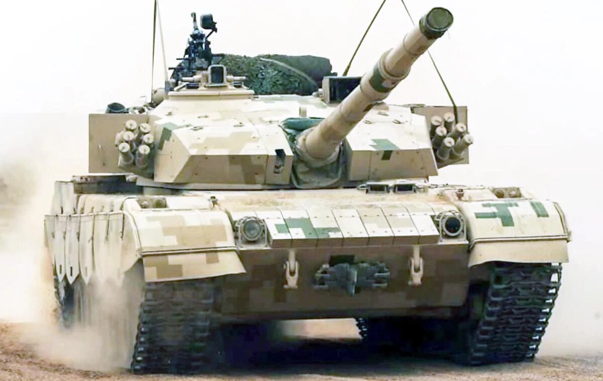 «Стальные кулаки» с «невидимым щитом»: Китай оснащает устаревшие танки Type 96A системой активной защиты GL-6 для противодействия угрозам со стороны беспилотников и ракет. Фото: НОАК