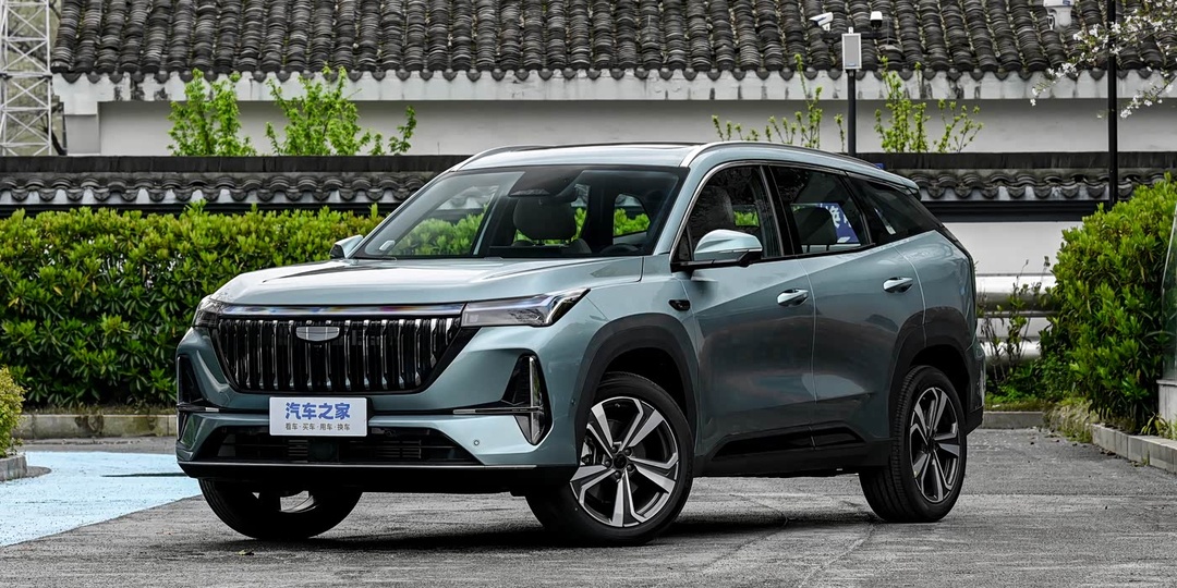 Geely Atlas впервые получил автопилот. В Китае представлен Boyue L Little Blue Light Edition за 120 тыс. юаней (1,4 млн рублей)