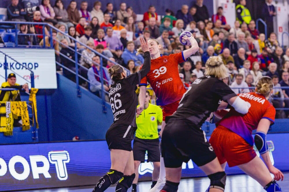    В атаке Антонина Санталова