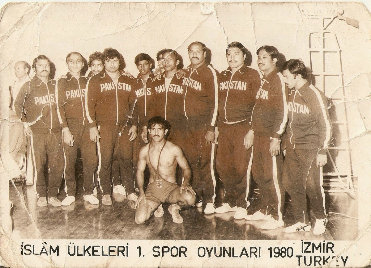 Сборная Пакистана по борьбе на Исламских играх в Измире / Источник: mushtaqpehalwan.blogspot.com/