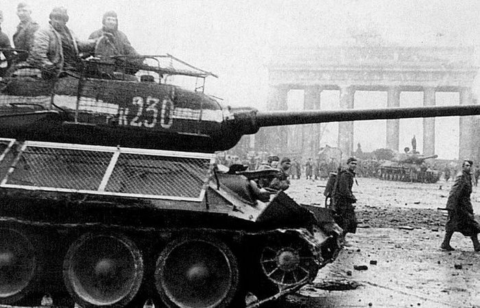 О том, что кумулятивные снаряды станут проблемой поняли ещё в годы войны. /Фото: YouTube.com.