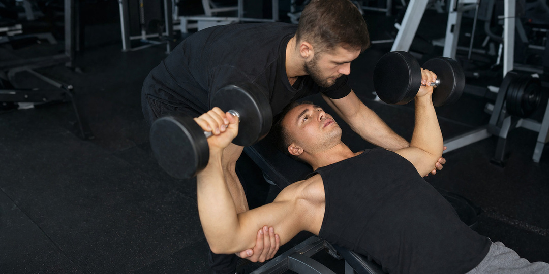 Упражнения на грудь: как сделать так, чтобы нагрузка не уходила в плечи и трицепс