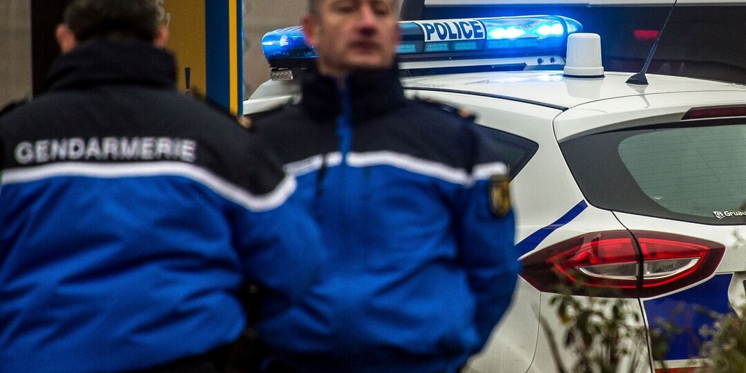 Посольство сообщило об удержании более 400 россиян под арестом во Франции