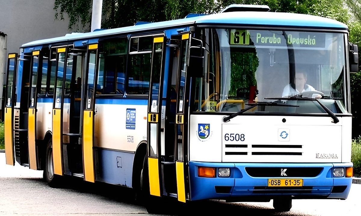 Внешний вид автобуса KAROSA B 931/B 931E. 