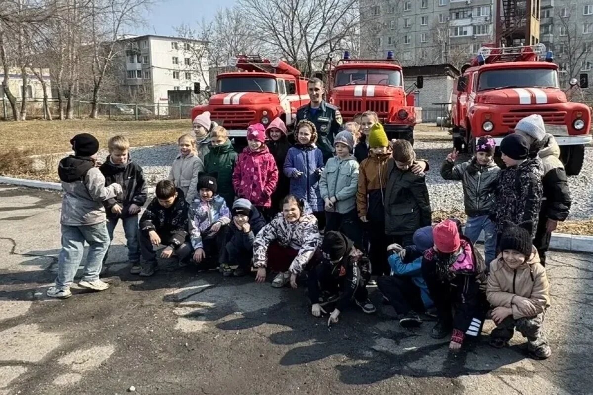    Пожарные части Хабаровска открыли двери для школьников и студентов