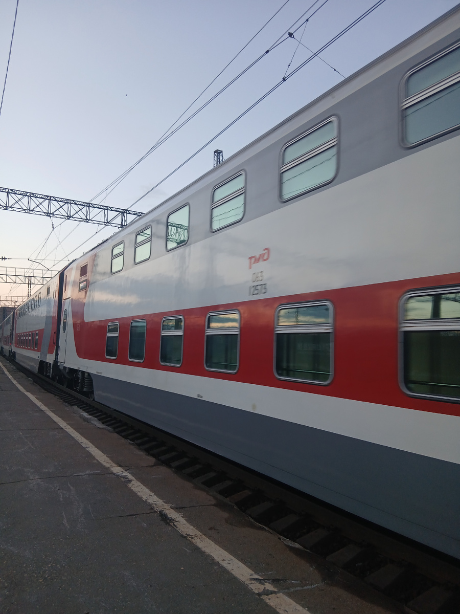 Поезд двухэтажный