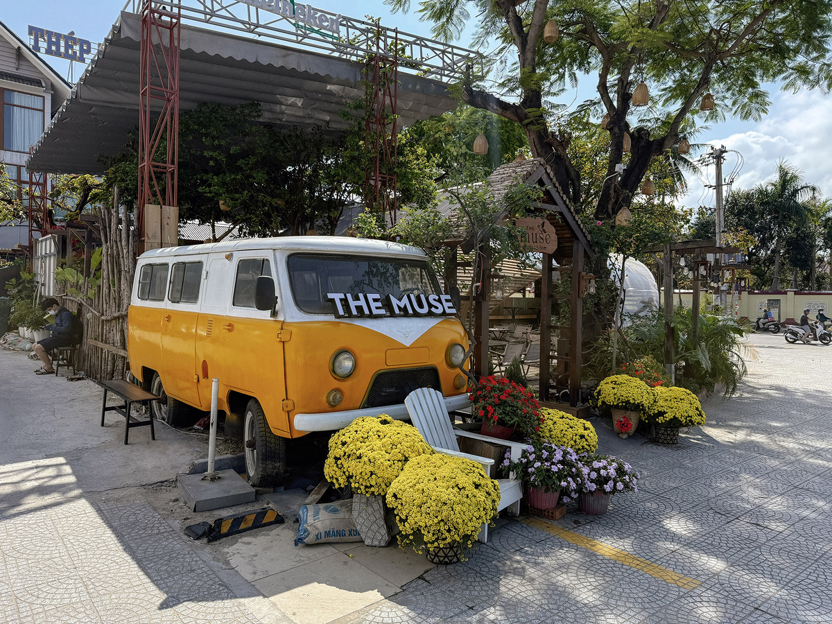 кофейня во Вьетнаме с буханкой? почему бы и нет?