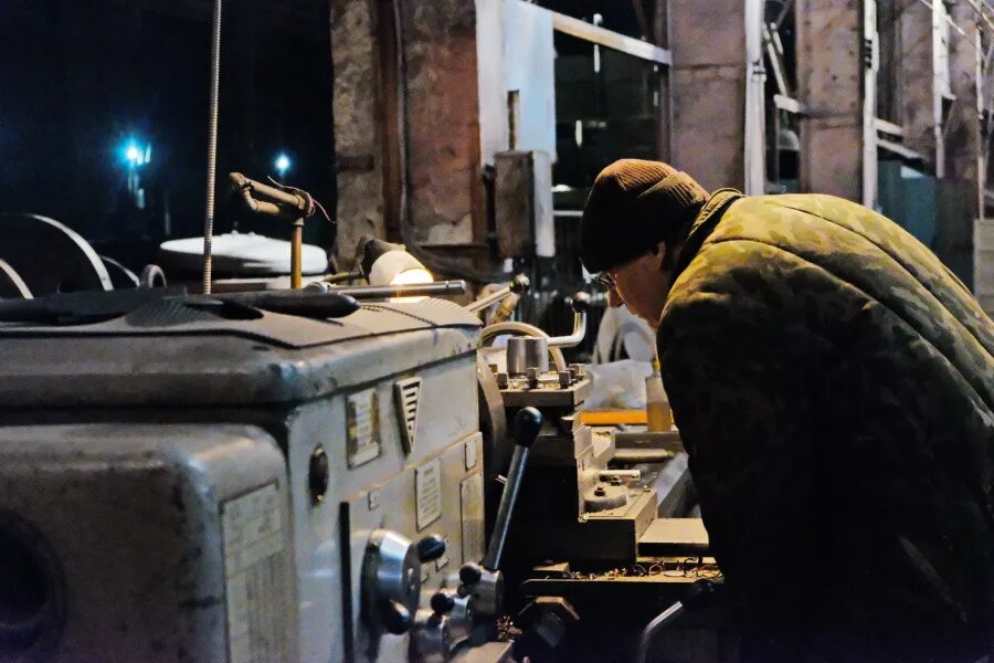 Заводчанин. Рабочий. Завод. Занятость. Сергей Кулыгин, "БР"   📷