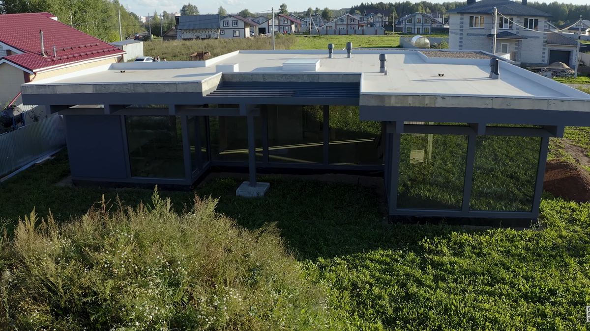 Дом родителей. Кровлю выполнили Roof Development