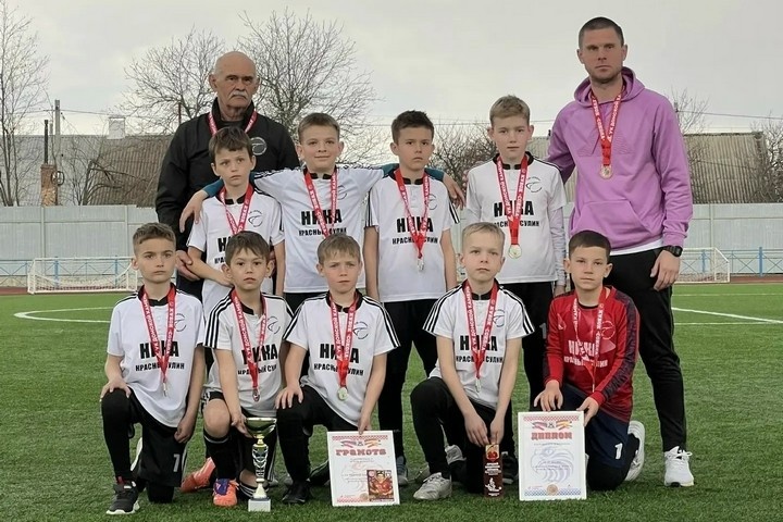 Футболисты «Ники» завоевали «золото» в турнире