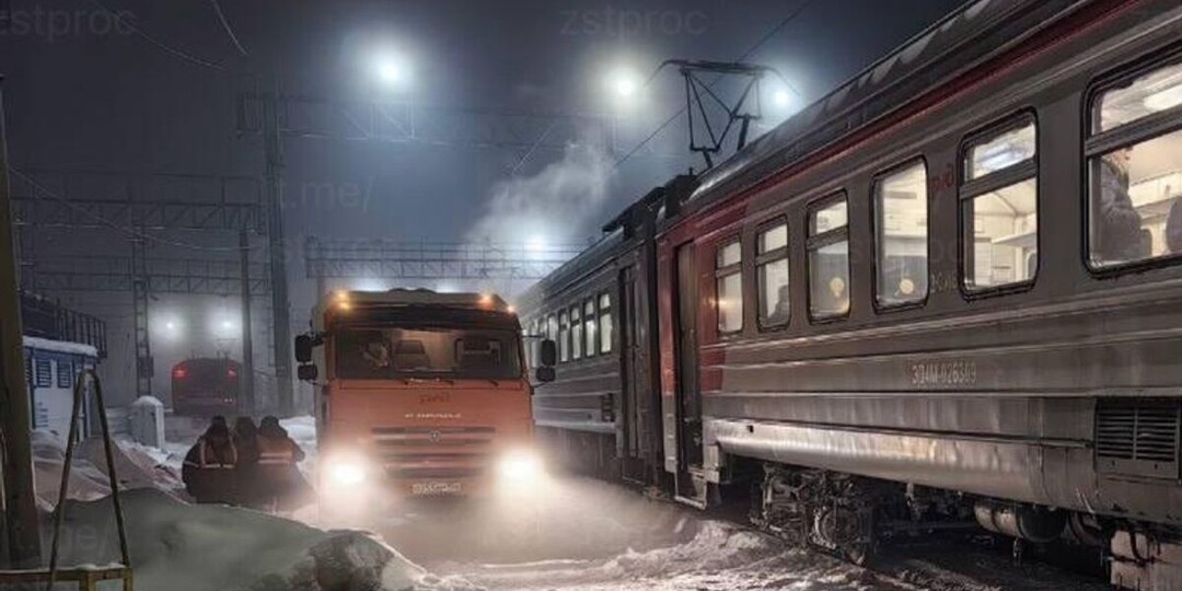 Движение поездов ограничили в Новосибирской области из-за размыва насыпи