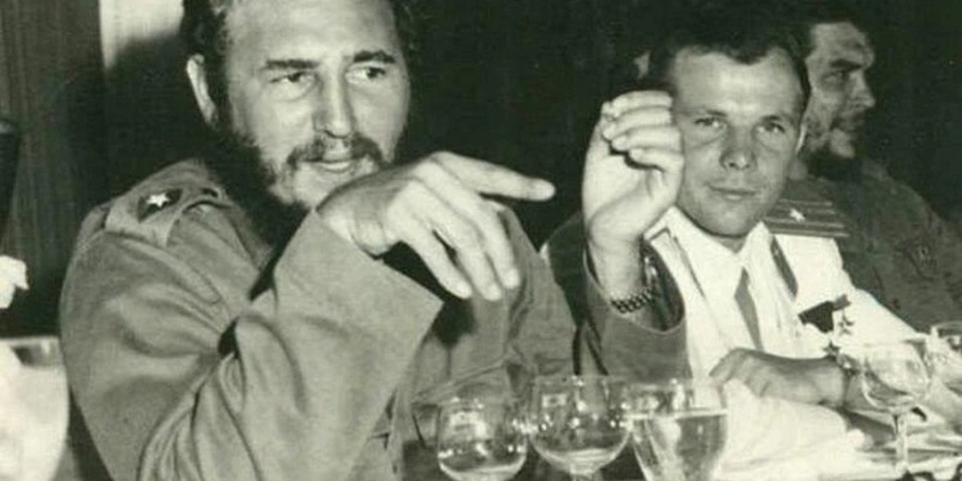 За одним столом — люди, которые меняли ход мировой истории