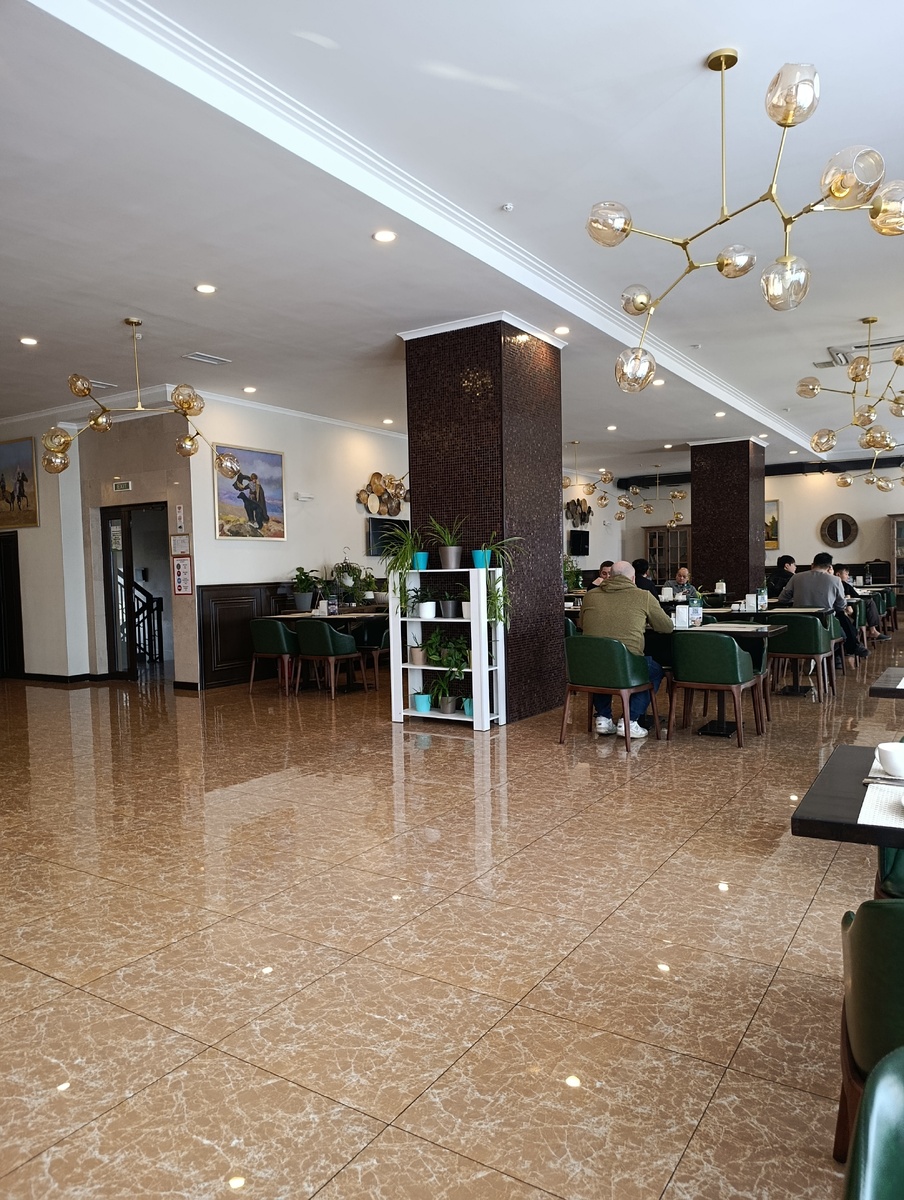 Зал ресторана Garden Hotel and SPA