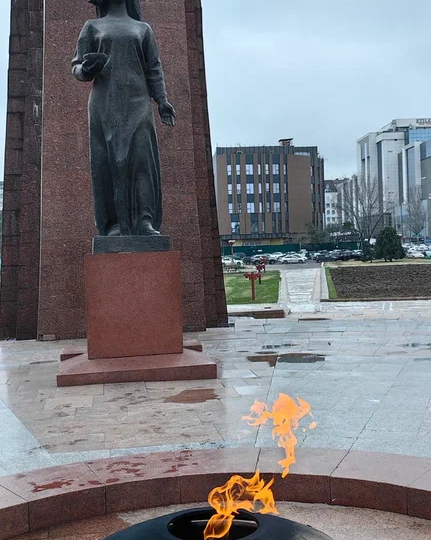 Путешествие по Кыргызстану: день 2 - прогулка по Бишкеку и внезапный снег