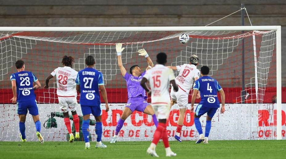    Головин поражает ворот "Марселя". Фото: Reuters