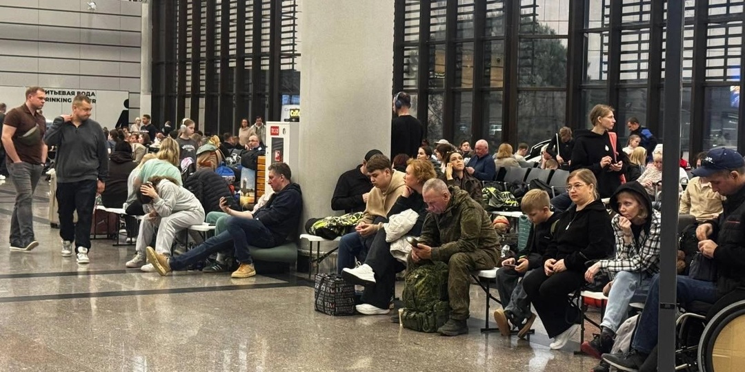 Сотни рейсов задержали в аэропортах Краснодарского края из-за атак БПЛА