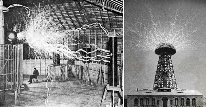 Знаменитая фотография сербско-американского изобретателя Николы Теслы в его лаборатории в Колорадо-Спрингс около 1899 года, на которой он якобы сидит и читает рядом со своим гигантским «увеличительным передатчиком» — высоковольтным генератором, в то время как машина производит огромные электрические разряды. Фотография была рекламным трюком фотографа Дикенсона В. Элли; двойная экспозиция. Сначала огромные искры от машины были сфотографированы в затемненной комнате, затем фотопластинка была экспонирована снова, когда машина была выключена, а Тесла сидел в кресле. /
Башня Ворденклиф (также известная как «Башня Теслы»). Это была первая беспроводная телекоммуникационная башня, построенная на Лонг-Айленде в Нью-Йорке между 1901 и 1905 годами. Тесла планировал использовать эту башню для передачи сообщений, телефонных звонков и даже изображений через Атлантический океан, а также для демонстрации возможности беспроводной передачи электроэнергии по всему миру. Башня так и не была полностью завершена и стала функционировать, после чего была заброшена и впоследствии снесена. 