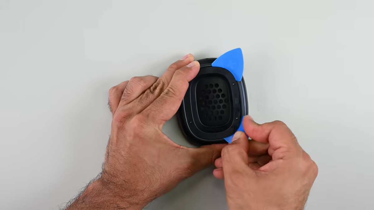    В iFixit разобрали новые AirPods Max 2. Что изменилось в конструкции?