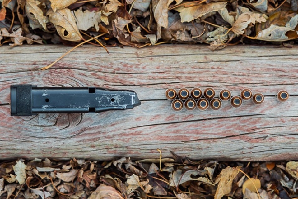 12-патронный магзин и как в нем размещаются патроны.