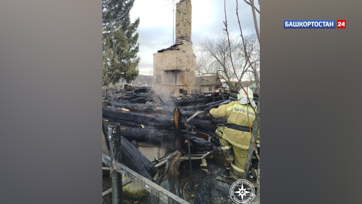    В Башкортостане в ночном пожаре погибли двое молодых мужчин