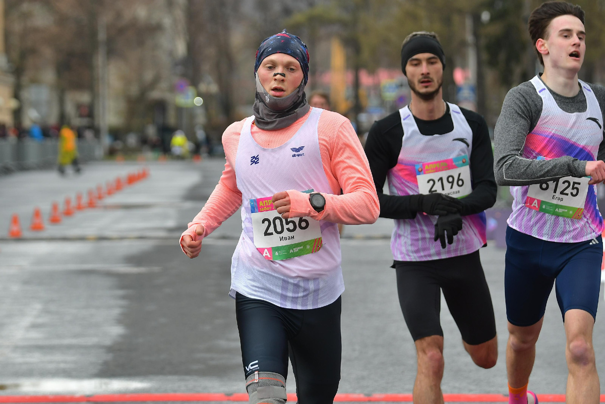 Иван Надоров на зебгее Апрель