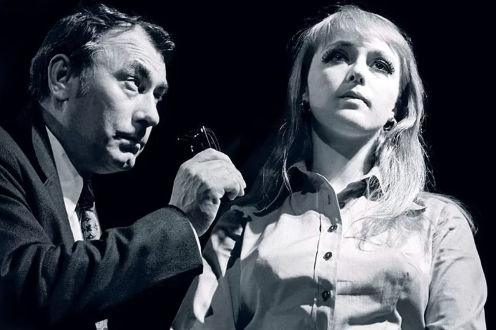 Ирина Калиновская с Владимиром Самойловым в спектакле «Родственники»