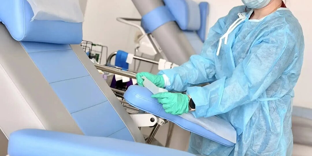 Необычные помощники: кто изобрел донорское кресло