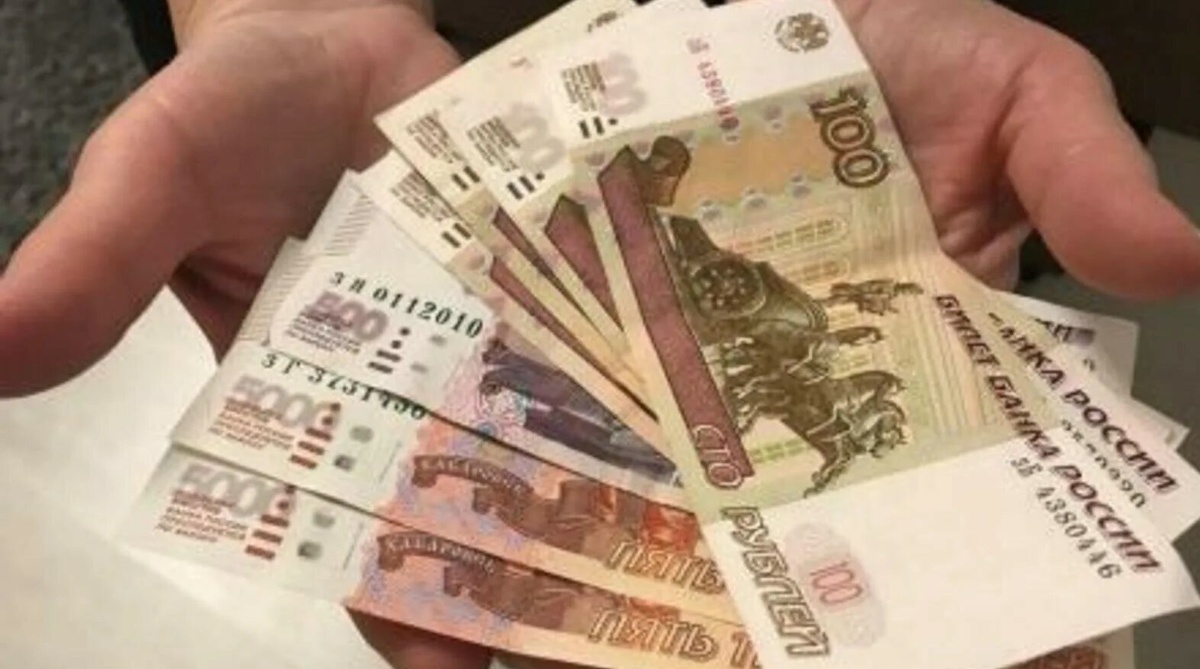     "Ир кеше күбрәк акча эшләргә тиешме?"