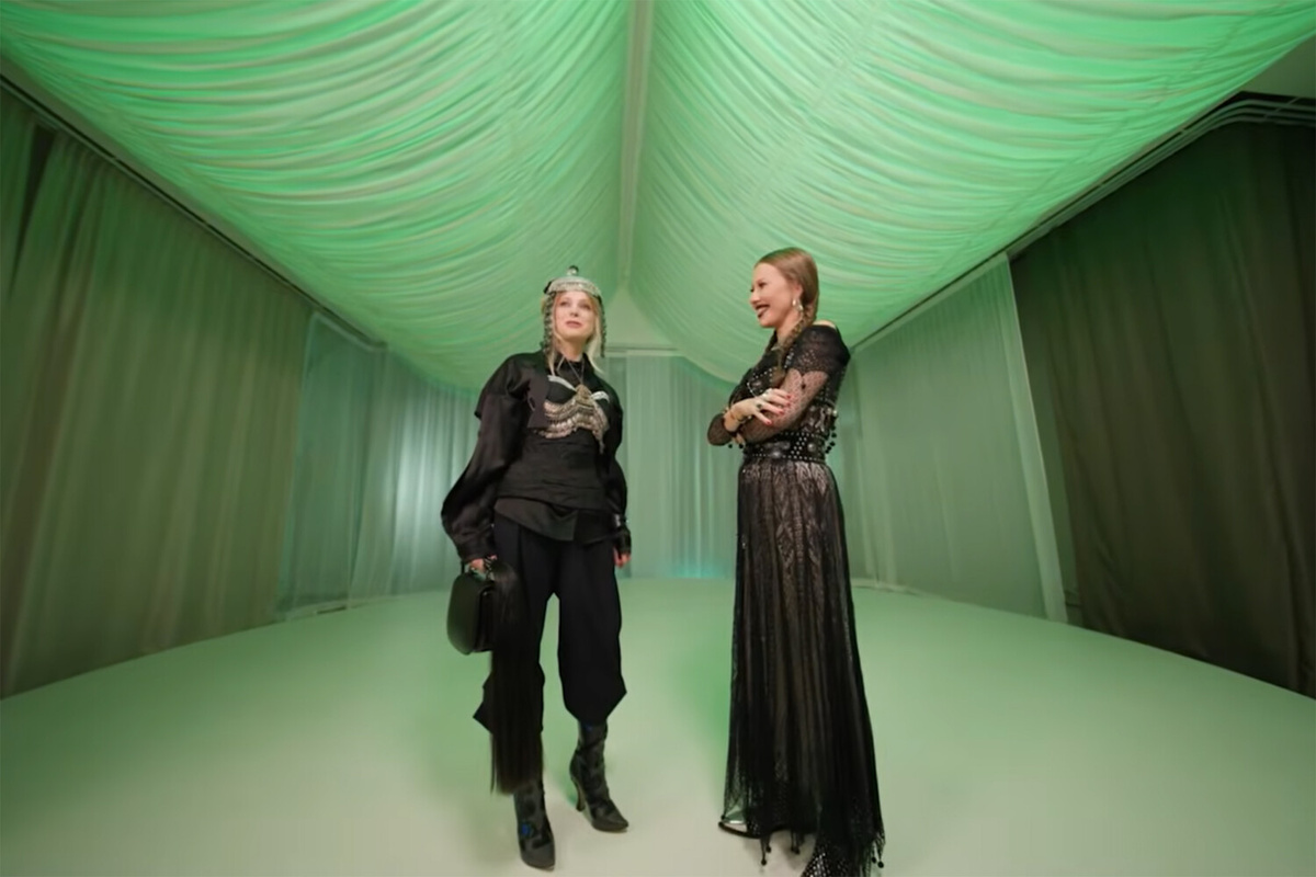 Наталья Поклонская в первом образе во время интервью с Ксенией Собчак    📷