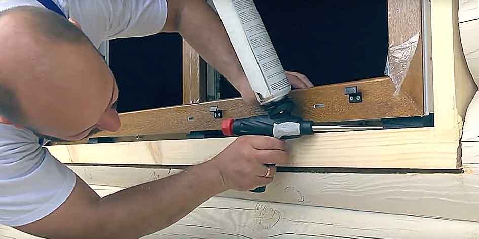 Установка пластикового окна  в срубовом доме. Монтаж с помощью обсадной коробки