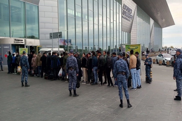 В Новосибирске 87 мигрантов получили запрет на въезд в Россию на срок до 30 лет