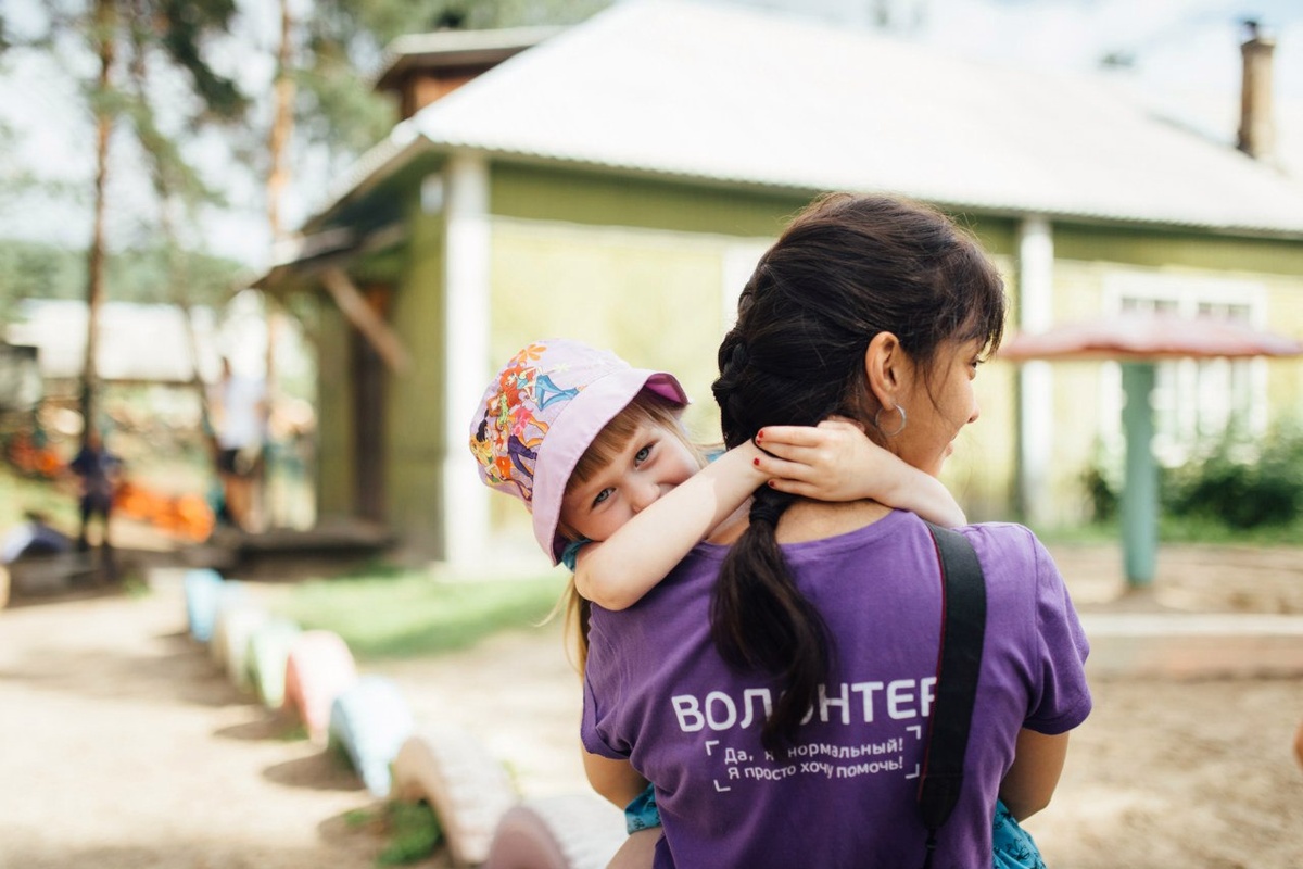    Волонтер. Фото: пресс-служба Доброцентра 10