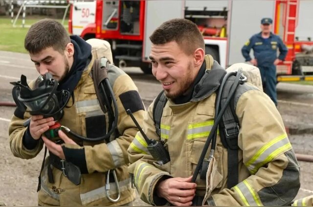    Марат прибыл на пожар одним из первых. Фото: МЧС России