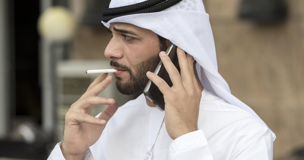 Какие сигареты курят в ОАЭ, сколько они стоят и почему так ценятся в России?