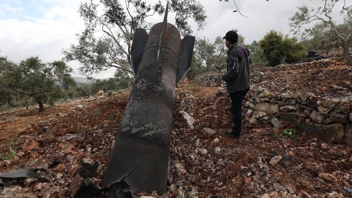    Если Иран побеждён, то чьи ракеты атакуют Израиль и американские базы в регионе?